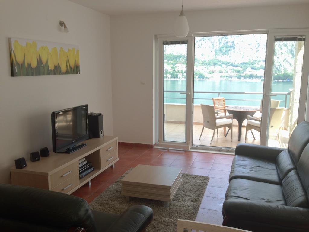 Apartment Fjord Waterfront Kotor Dış mekan fotoğraf