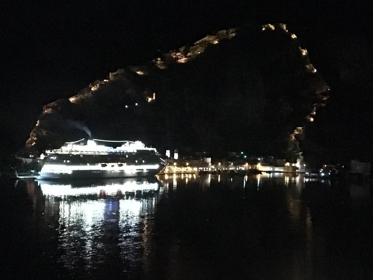 Apartment Fjord Waterfront Kotor Dış mekan fotoğraf